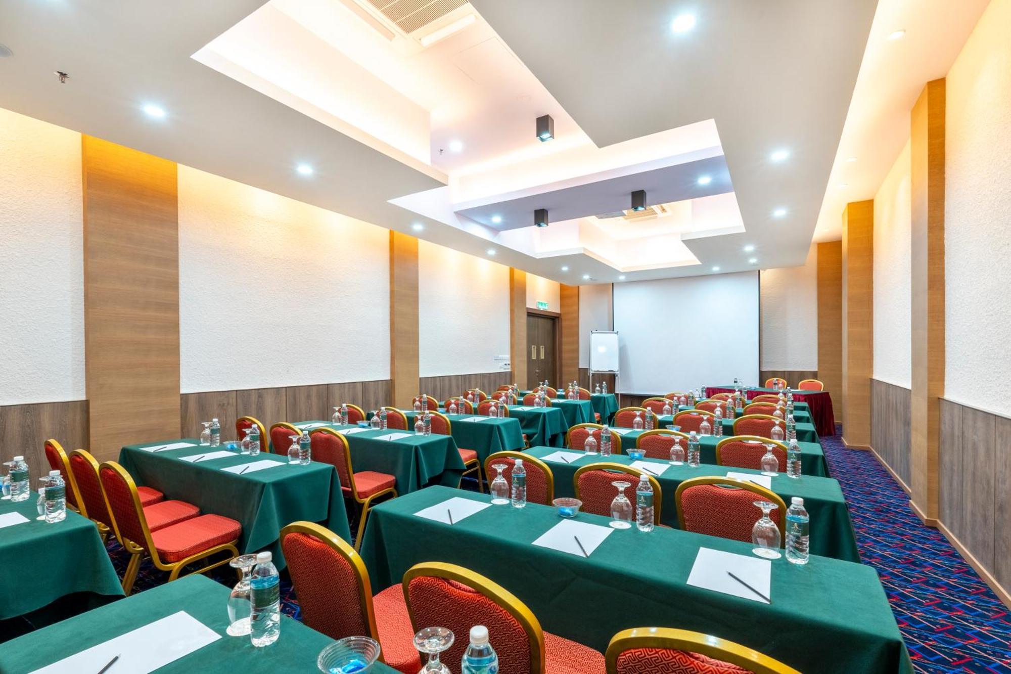 Arena Premier Hotel Seremban Eksteriør billede
